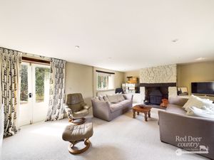 Sitting Room- click for photo gallery